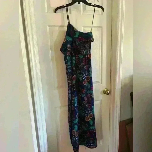 Monteau Dresses & Skirts - Women’s size small, monteau dress, floral, 1 strap, ruffled NWOT